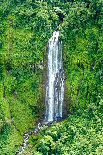 Travelbook llama a Costa Rica el mejor destino de viaje largo del mundo.